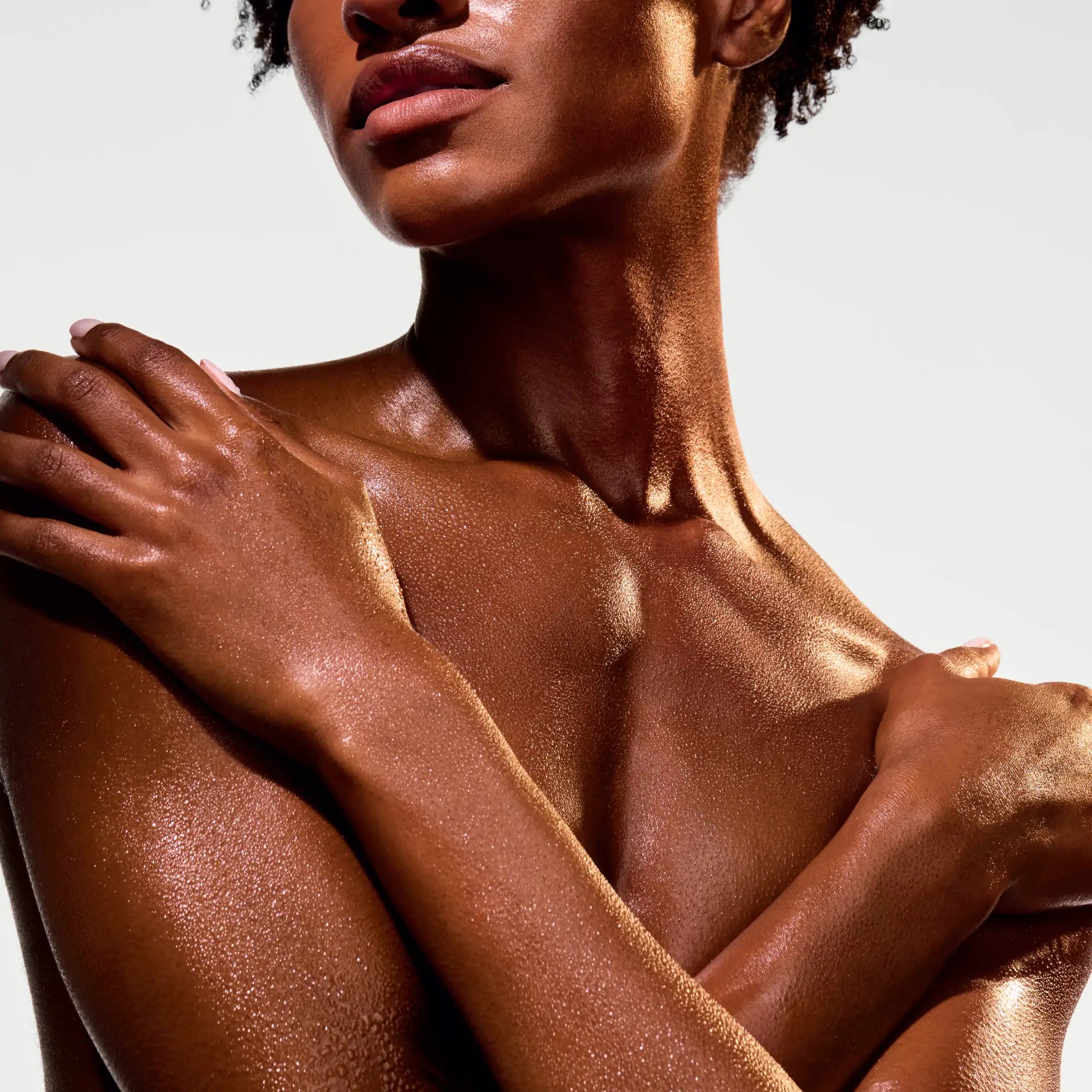 NATR-40028-Alt-Image-The_Glow_Getter_Multi-Oil_Body_Scrub-06_1.jpg